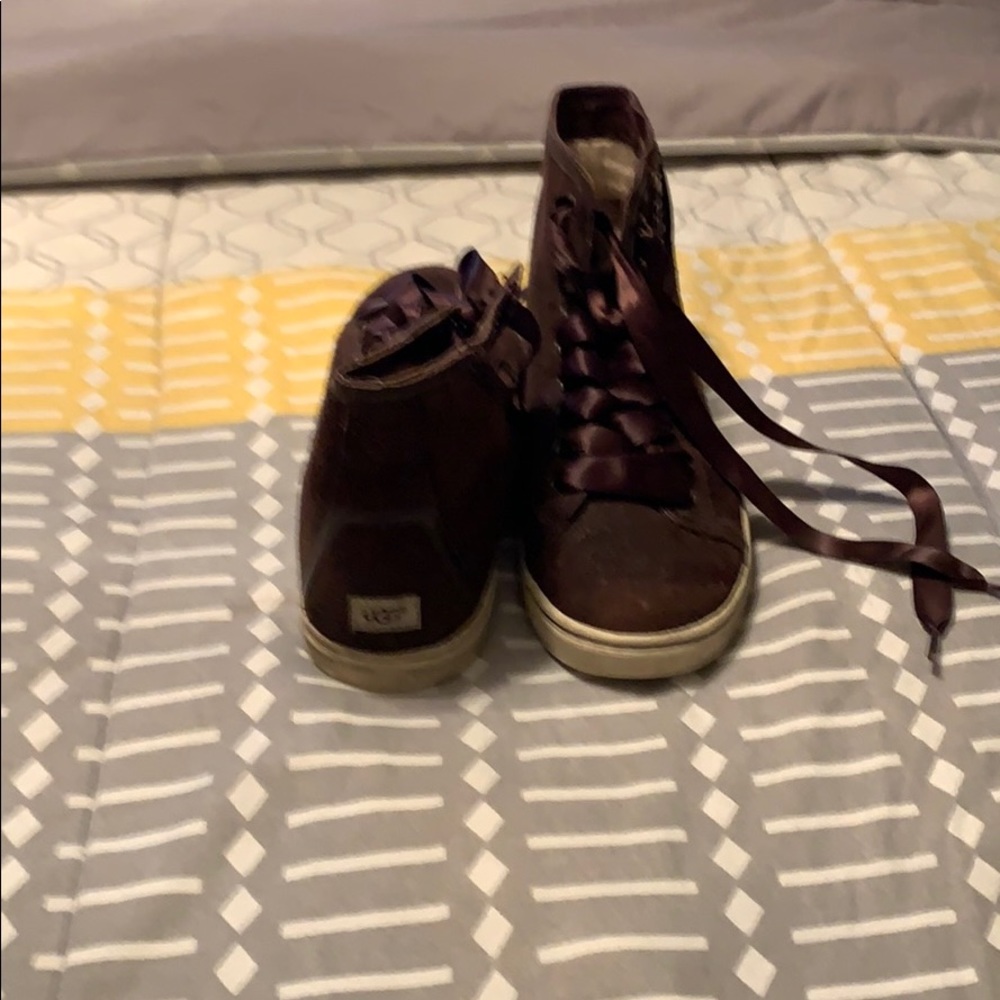 Suede Ugg Shoes Sz 7.5